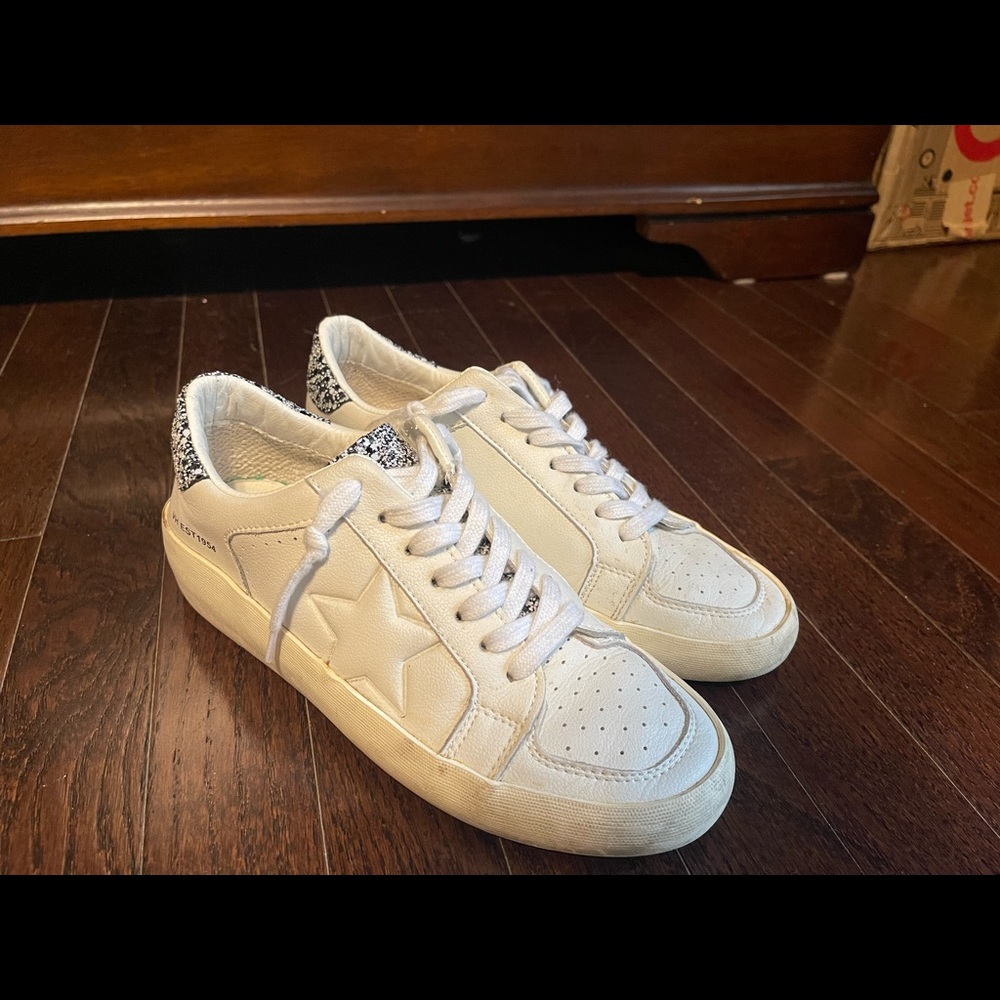 ❌SOLD❌Vintage Havana white sneakers